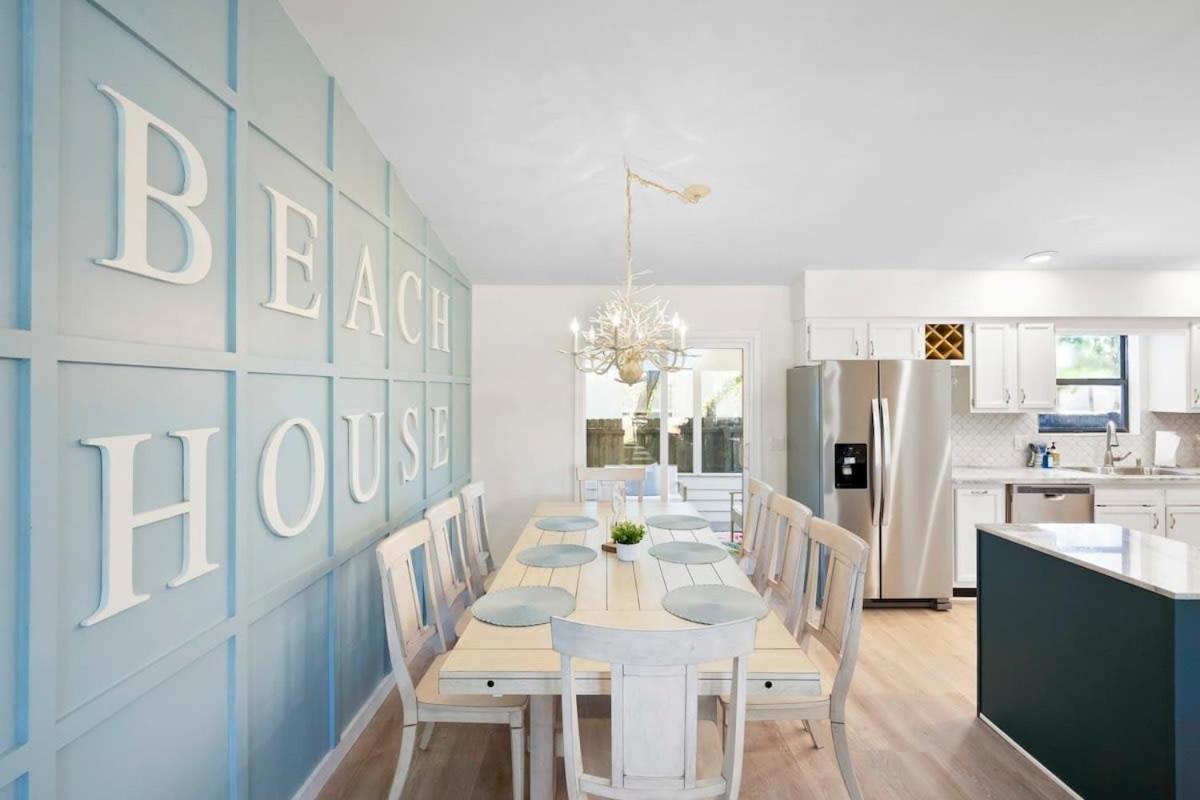 The St Augusdream Renovated Beach House Sleeps 8 Walk To Beach St. Augustine Kültér fotó