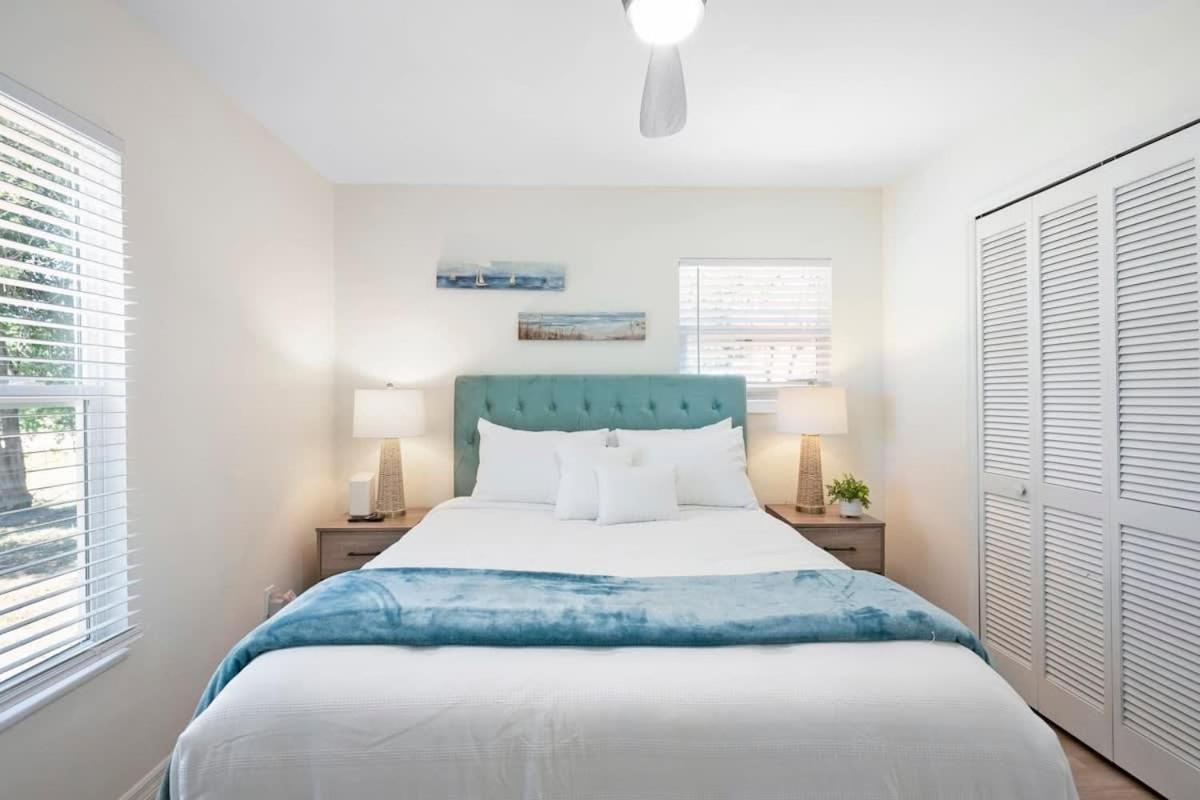 The St Augusdream Renovated Beach House Sleeps 8 Walk To Beach St. Augustine Kültér fotó