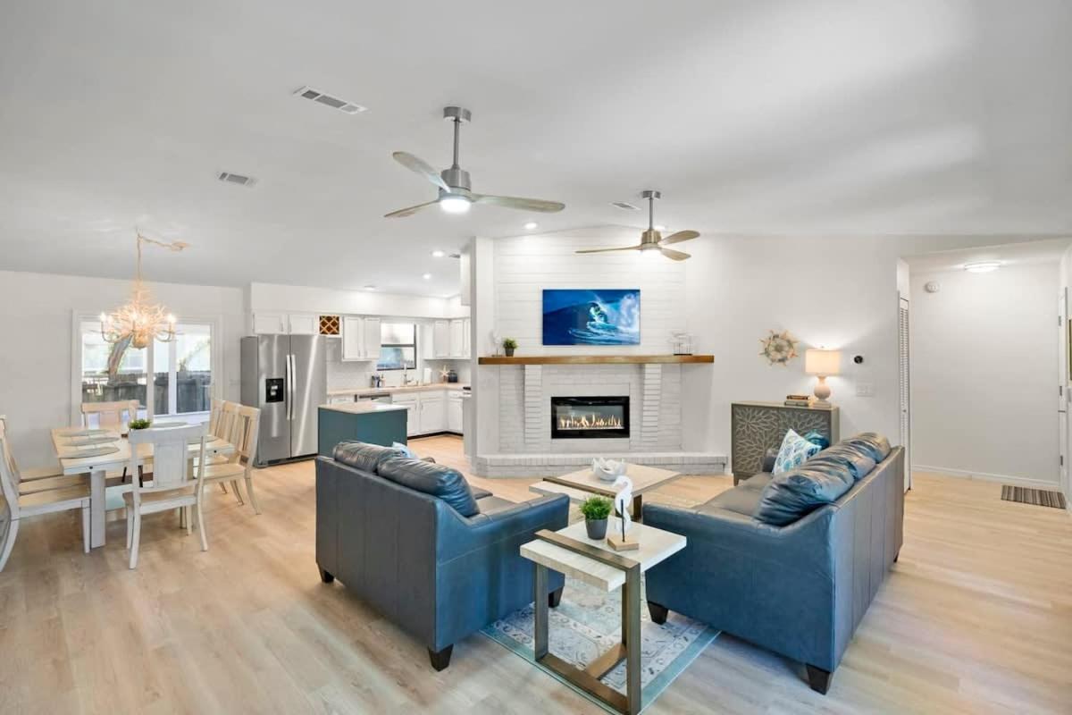 The St Augusdream Renovated Beach House Sleeps 8 Walk To Beach St. Augustine Kültér fotó